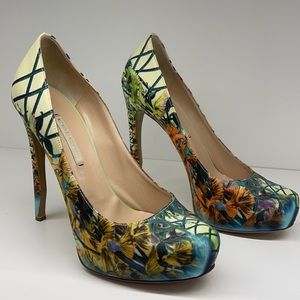 Nicholas Kirkwood Satin Floral Print Pumps